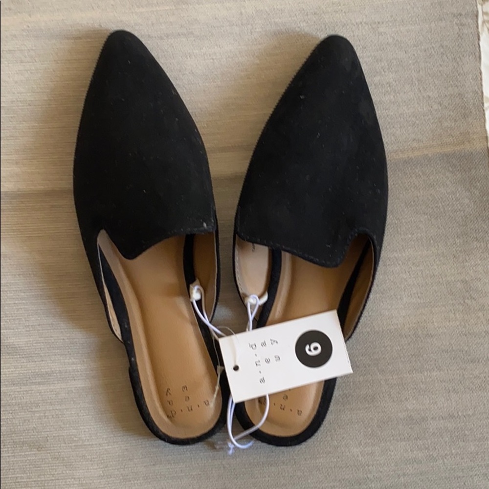 Black target flats